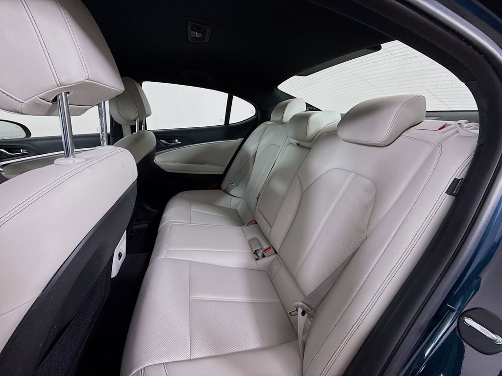 Used 2025 Genesis G70 2.5T image 22
