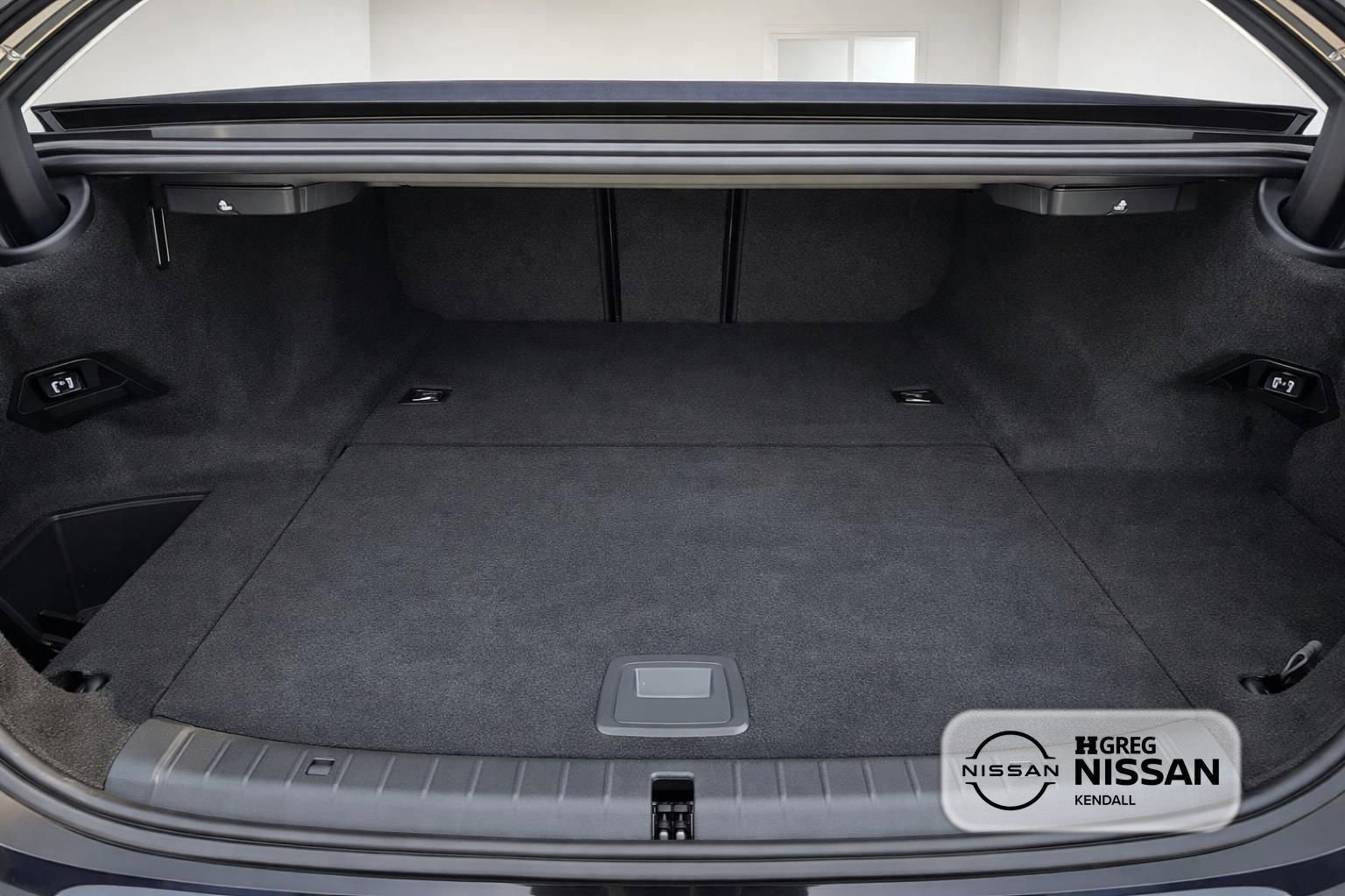 Used 2019 BMW 530e w/ Convenience Package RWD image 14