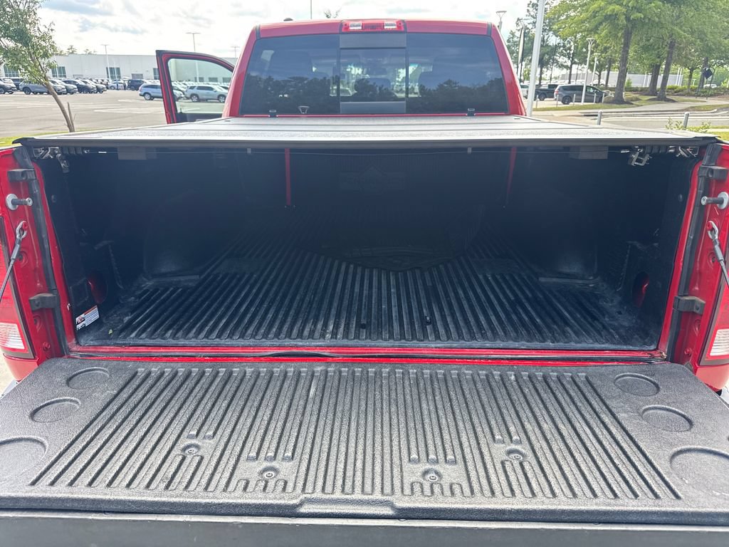 Used 2019 RAM 1500 Classic SLT AWD/4WD image 32