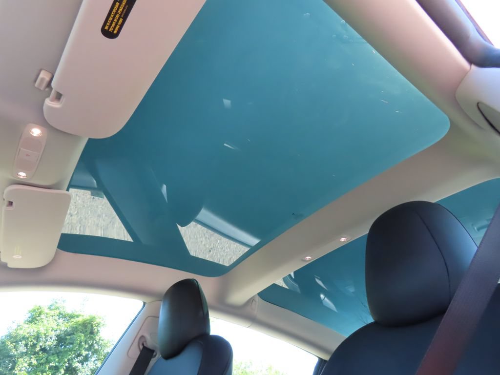 Used 2022 Tesla Model 3 Long Range AWD/4WD image 5