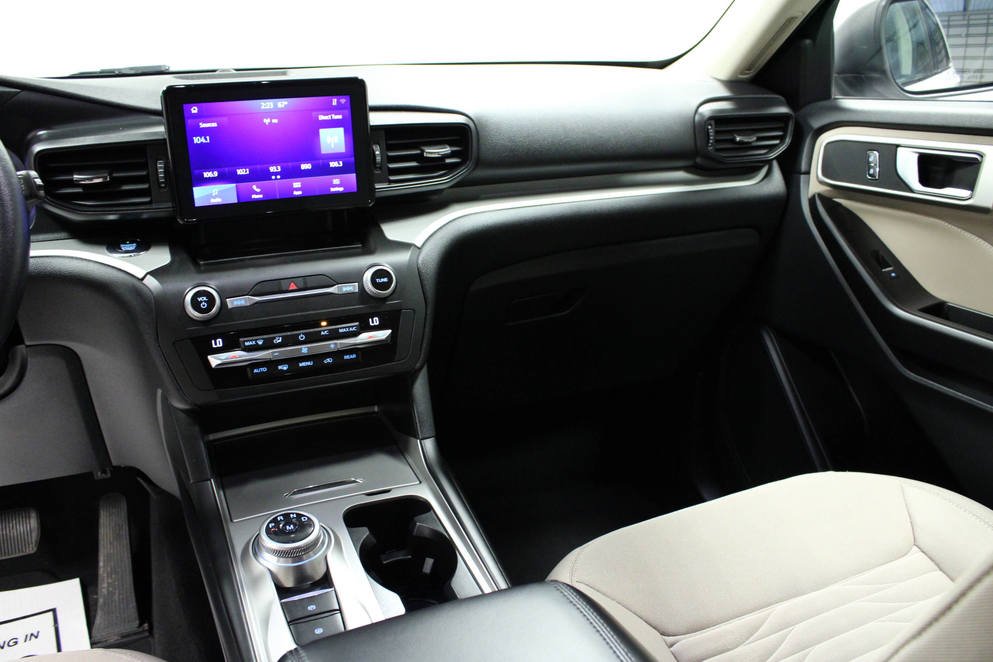 Used 2020 Ford Explorer XLT image 20