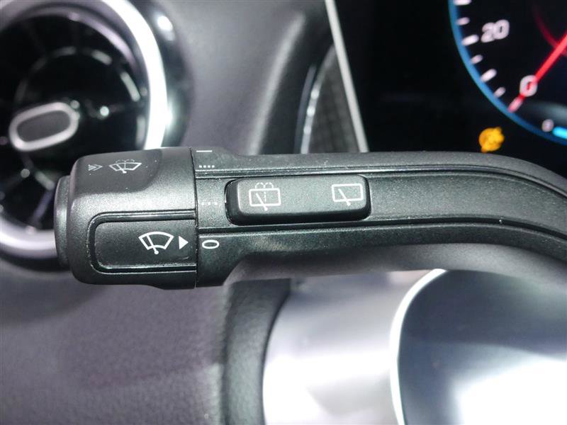 Used 2020 Mercedes-Benz GLB 250 4MATIC image 35