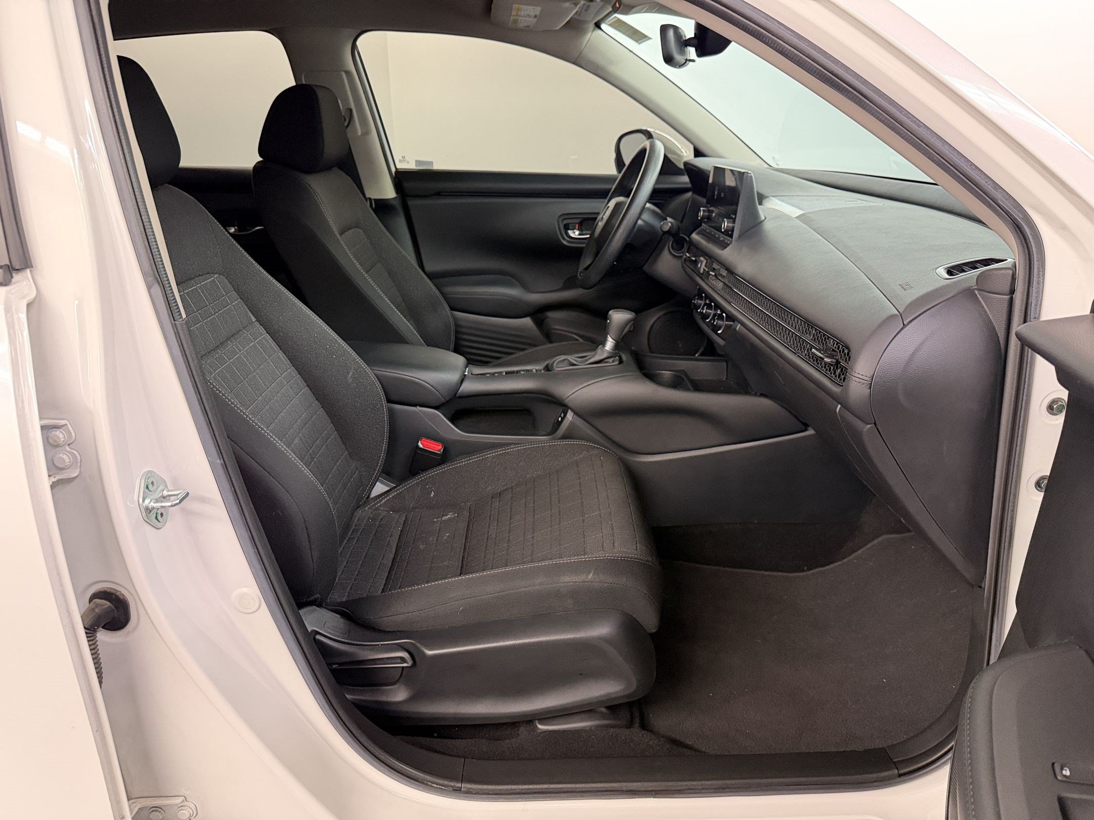 Certified 2024 Honda HR-V LX image 22