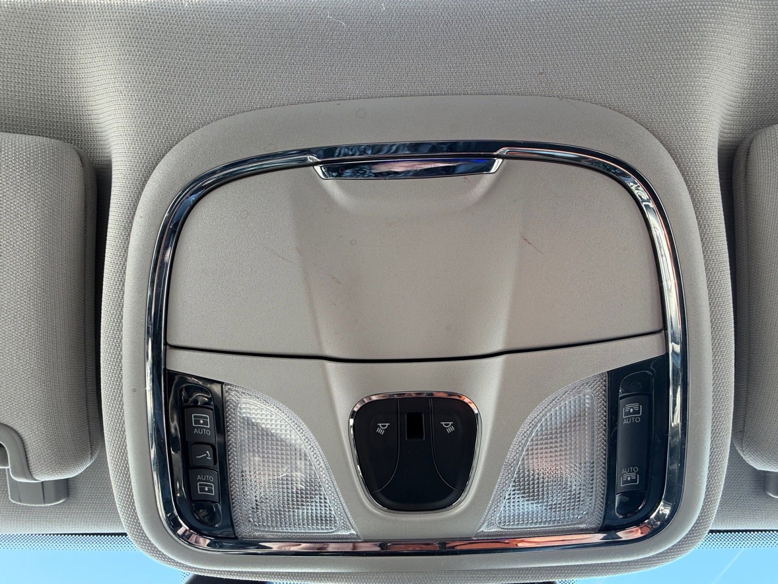 Used 2022 Jeep Cherokee Latitude Lux w/ Sun & Sound Group image 23