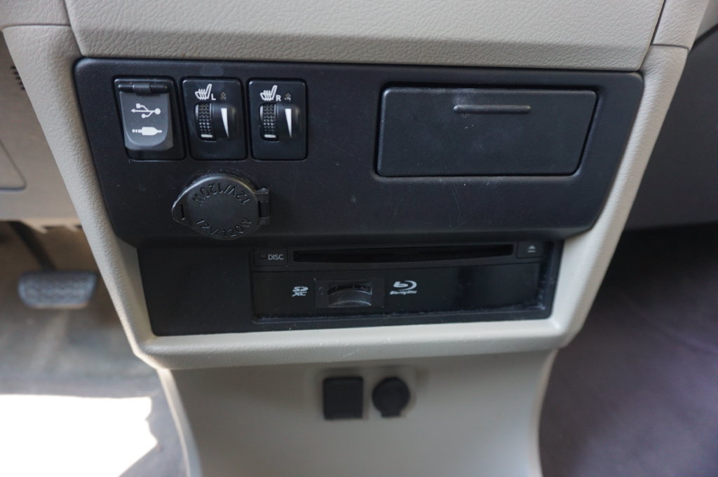 Used 2015 Toyota Sienna XLE Premium FWD image 14