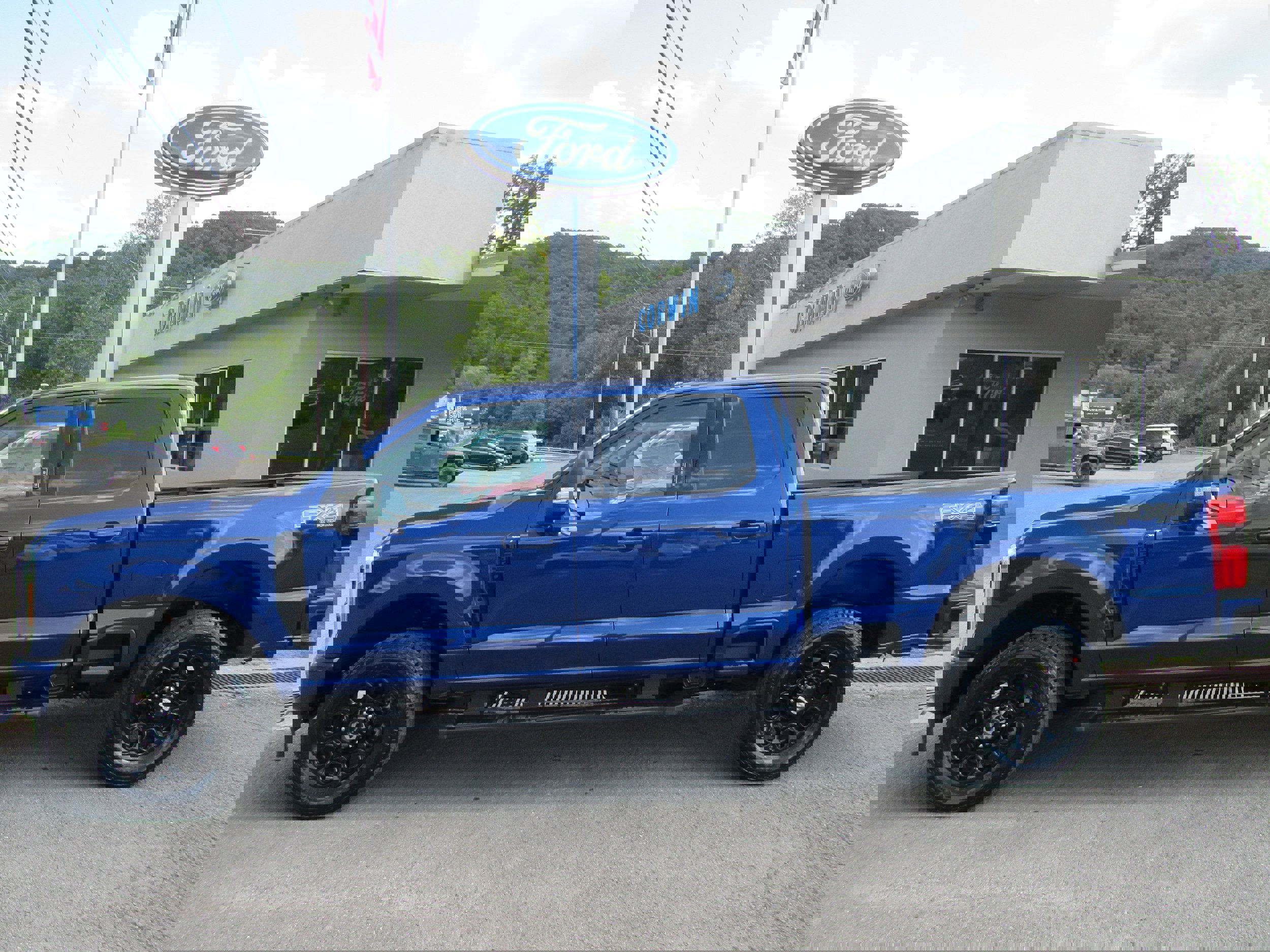 New 2026 Ford F250 4x4 Crew Cab Super Duty image 2