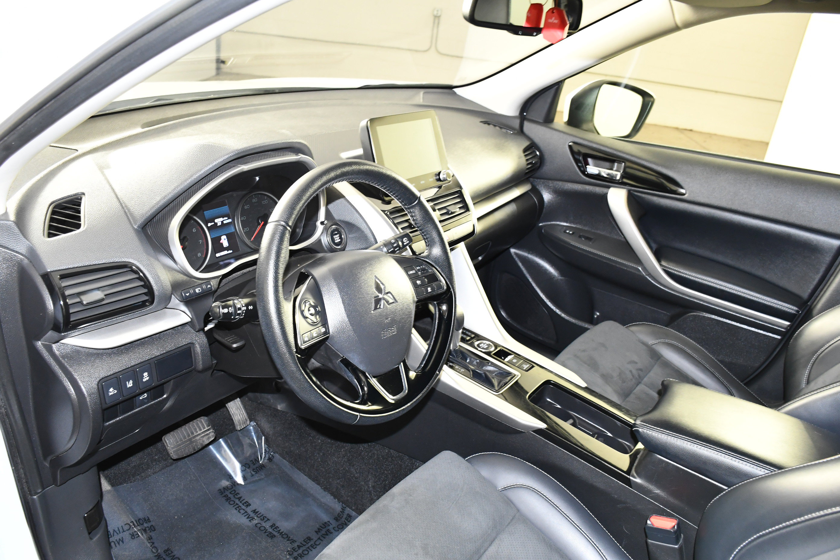 Used 2024 Mitsubishi Eclipse Cross SE AWD/4WD image 2