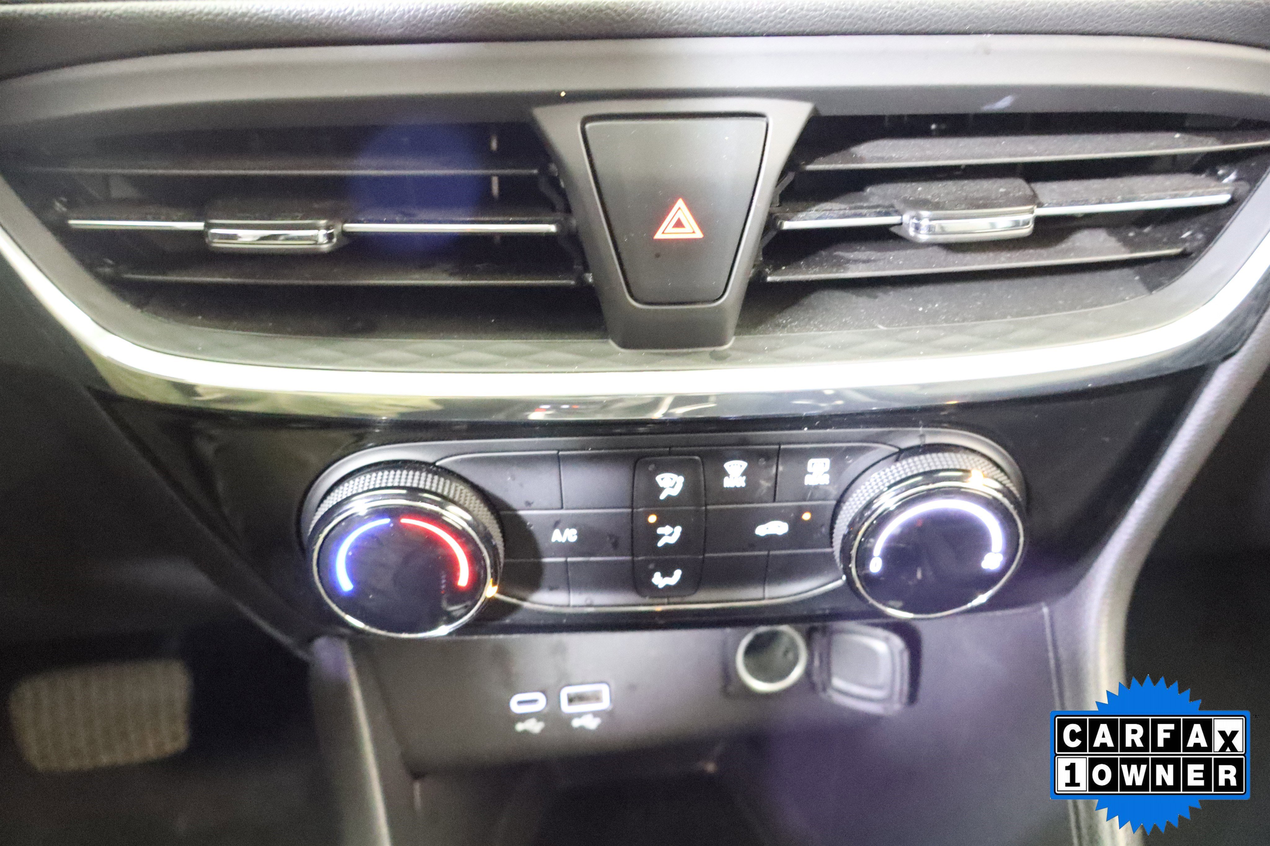 Used 2024 Buick Encore GX Sport Touring FWD image 26