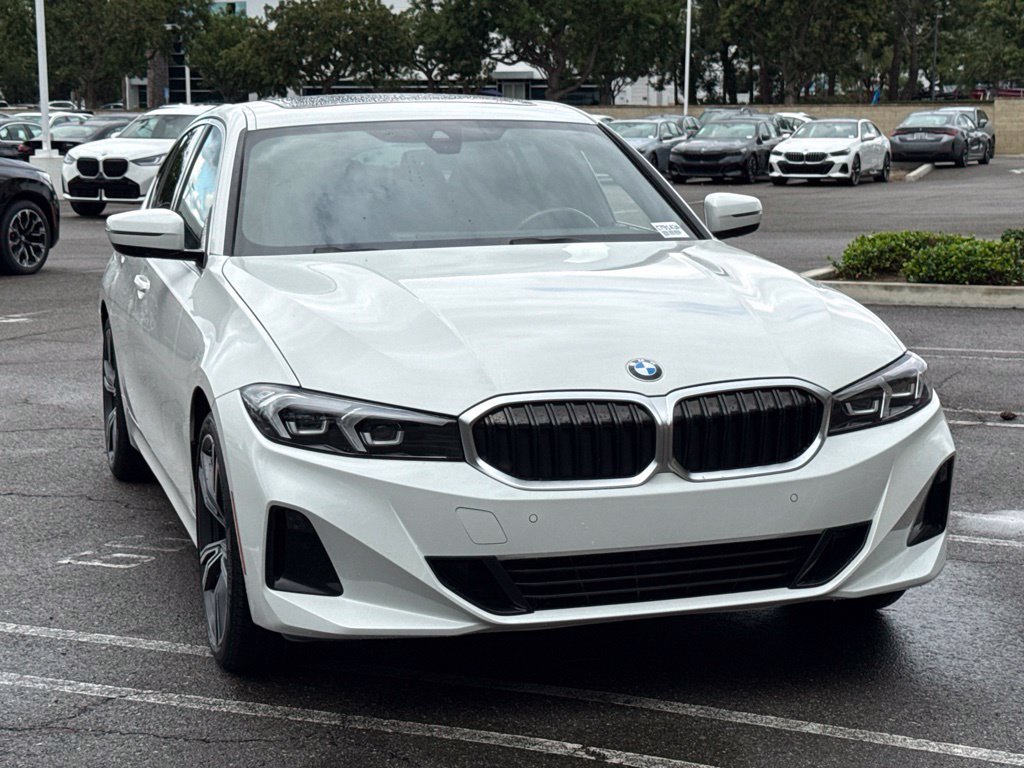 Used 2024 BMW 330i Sedan w/ Convenience Package RWD image 5