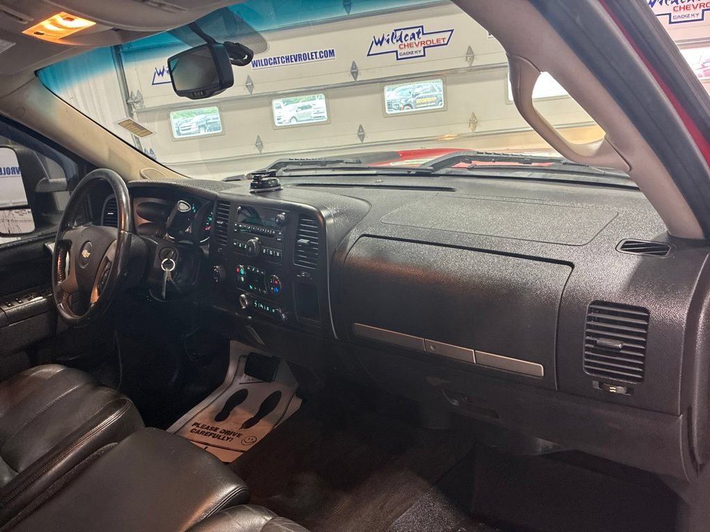 Used 2011 Chevrolet Silverado 2500 LT w/ Interior Plus Package AWD/4WD image 34