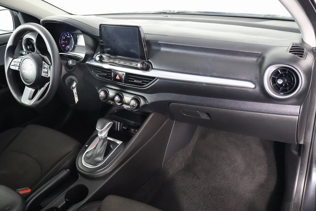 Used 2022 Kia Forte LXS FWD image 7