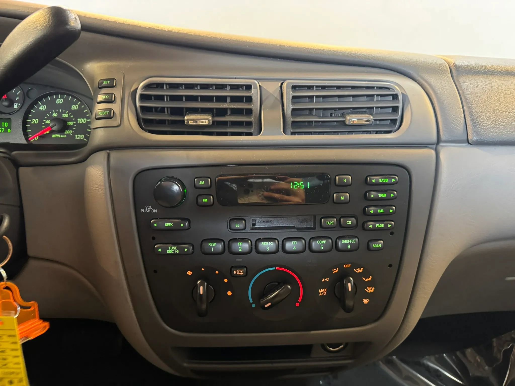 Used 2007 Ford Taurus SE FWD image 12