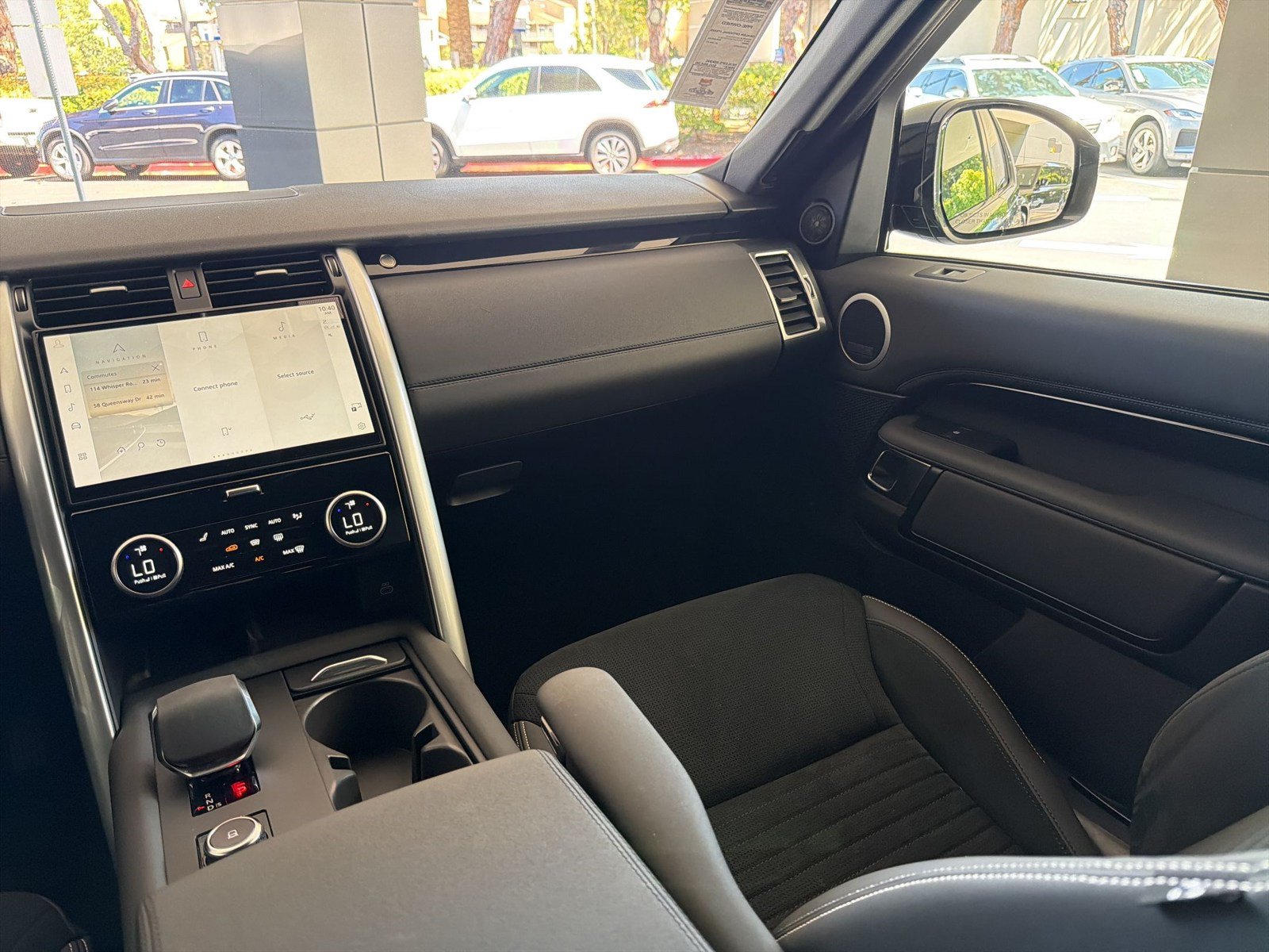 Certified 2025 Land Rover Discovery S AWD/4WD image 29