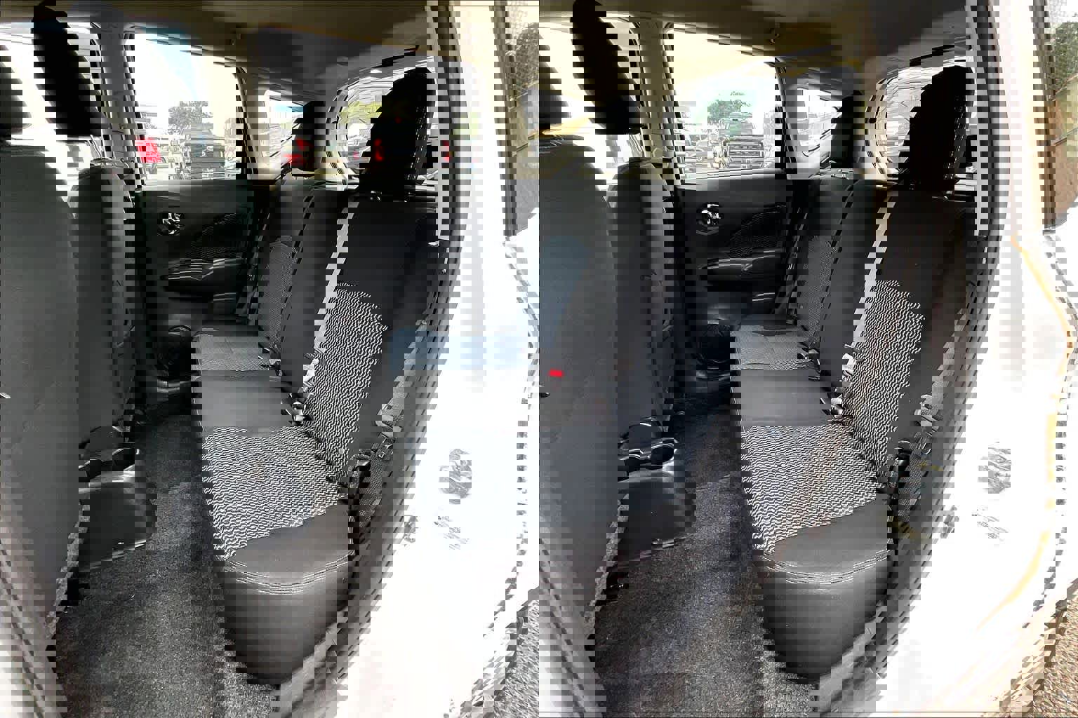 Used 2017 Nissan Versa Note SV image 21