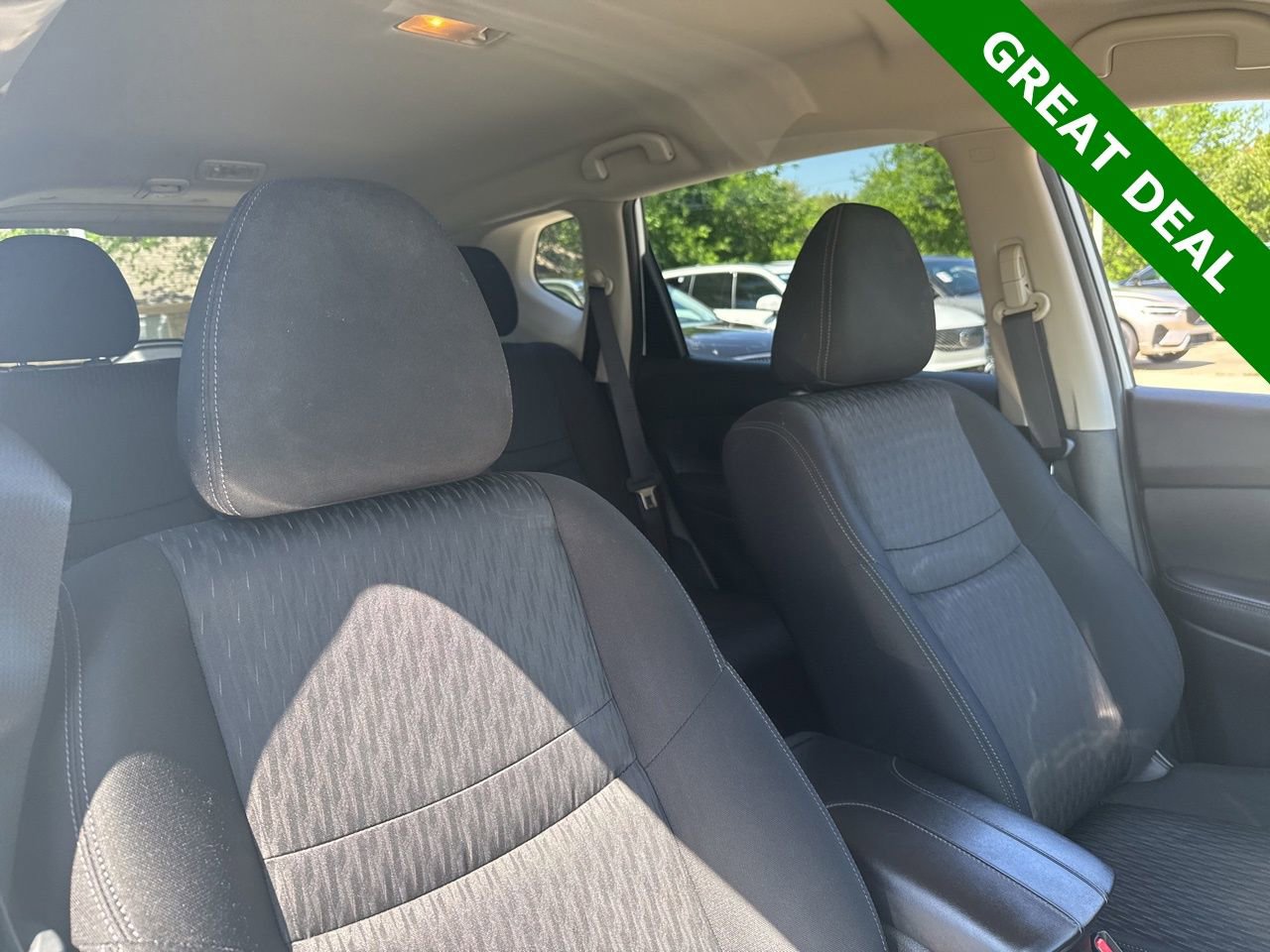 Used 2019 Nissan Rogue SV w/ Premium Package image 11