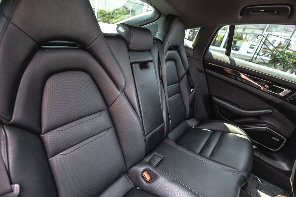 Used 2021 Porsche Panamera 4S w/ Premium Package AWD/4WD image 27
