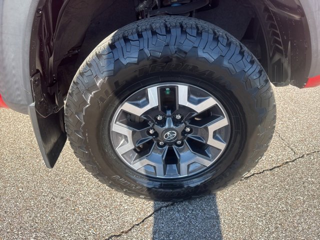 Used 2019 Toyota Tacoma TRD Off-Road image 13