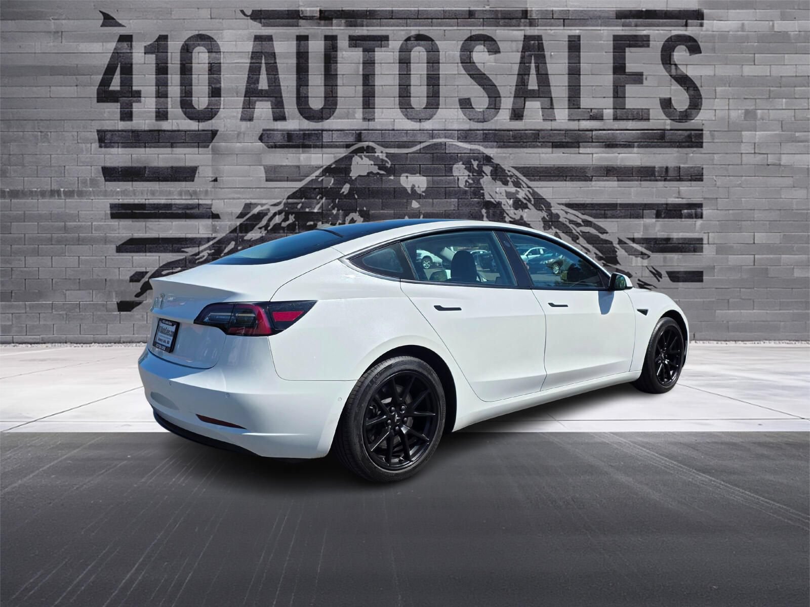 Used 2021 Tesla Model 3 Standard Range Plus RWD image 3