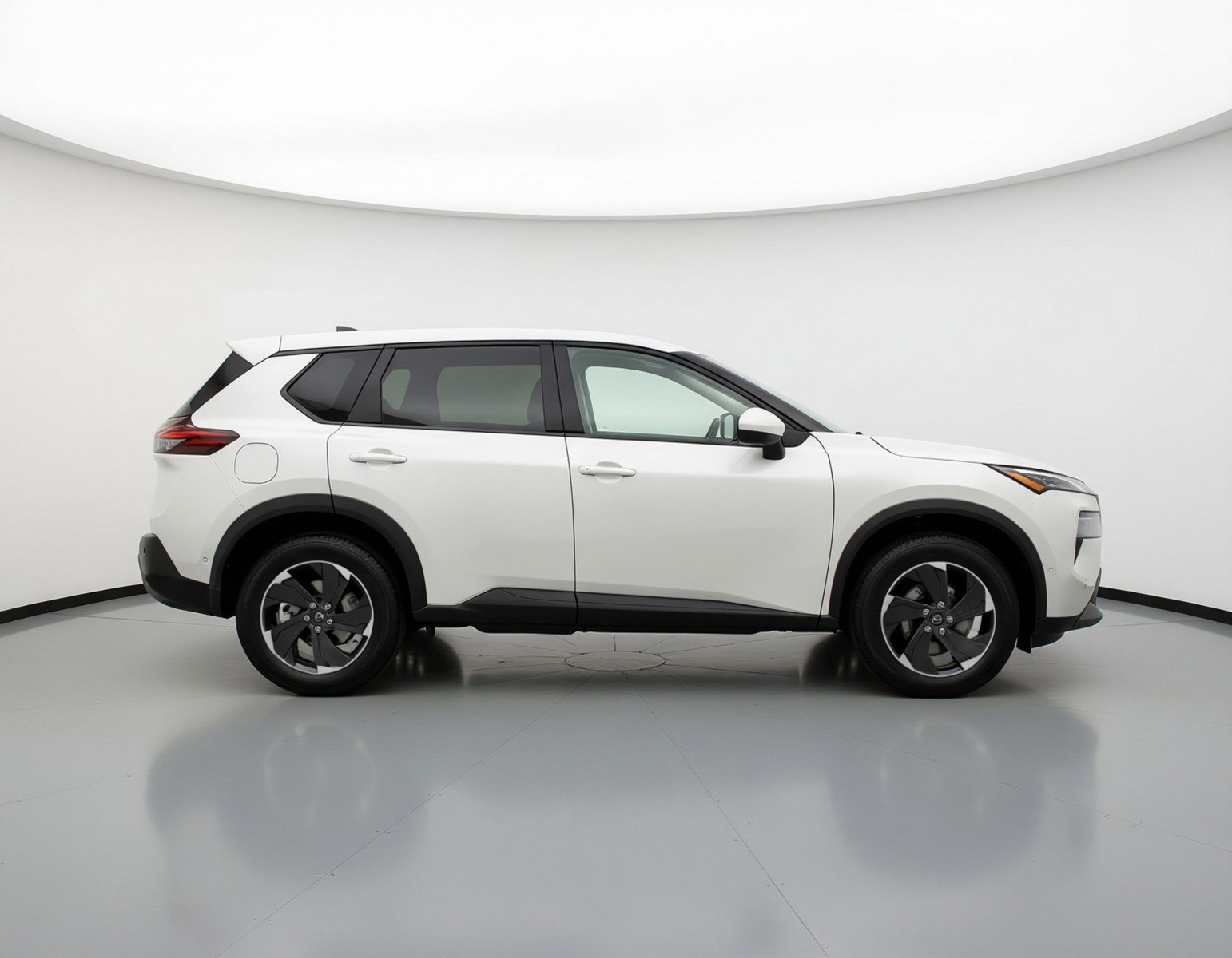 Used 2025 Nissan Rogue SV image 11