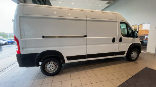 Used 2024 RAM ProMaster 2500 w/ Convenience Group FWD image 3