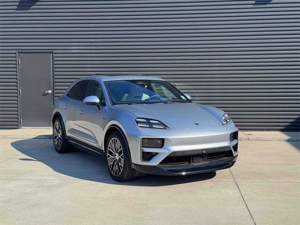 Used 2025 Porsche Macan Turbo Electric AWD/4WD image 11