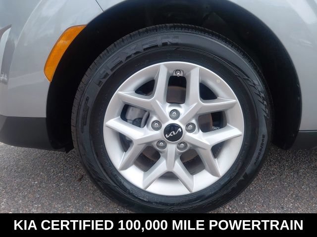 Certified 2025 Kia Soul LX w/ LX Technology Package FWD image 10
