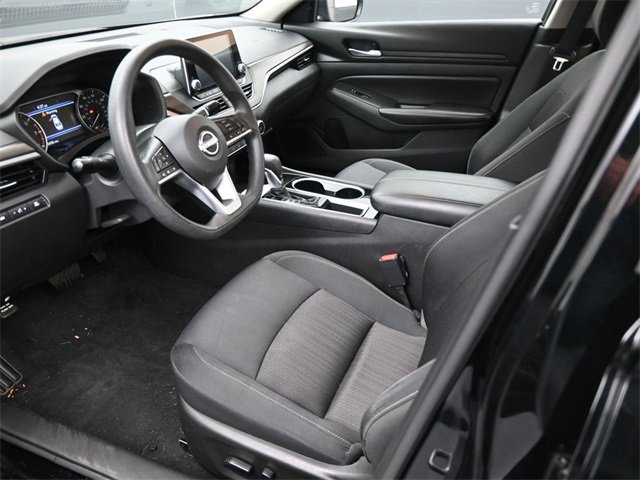 Used 2024 Nissan Altima 2.5 SV image 9