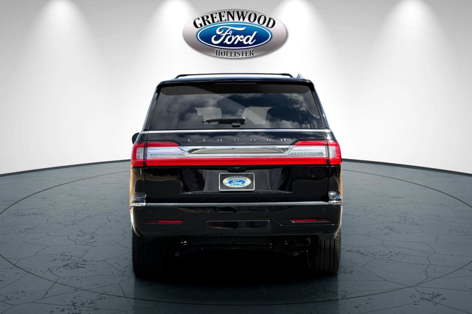 Used 2021 Lincoln Navigator Black Label w/ Cargo Convenience Package image 5