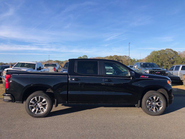 Used 2024 Chevrolet Silverado 1500 RST AWD/4WD image 5