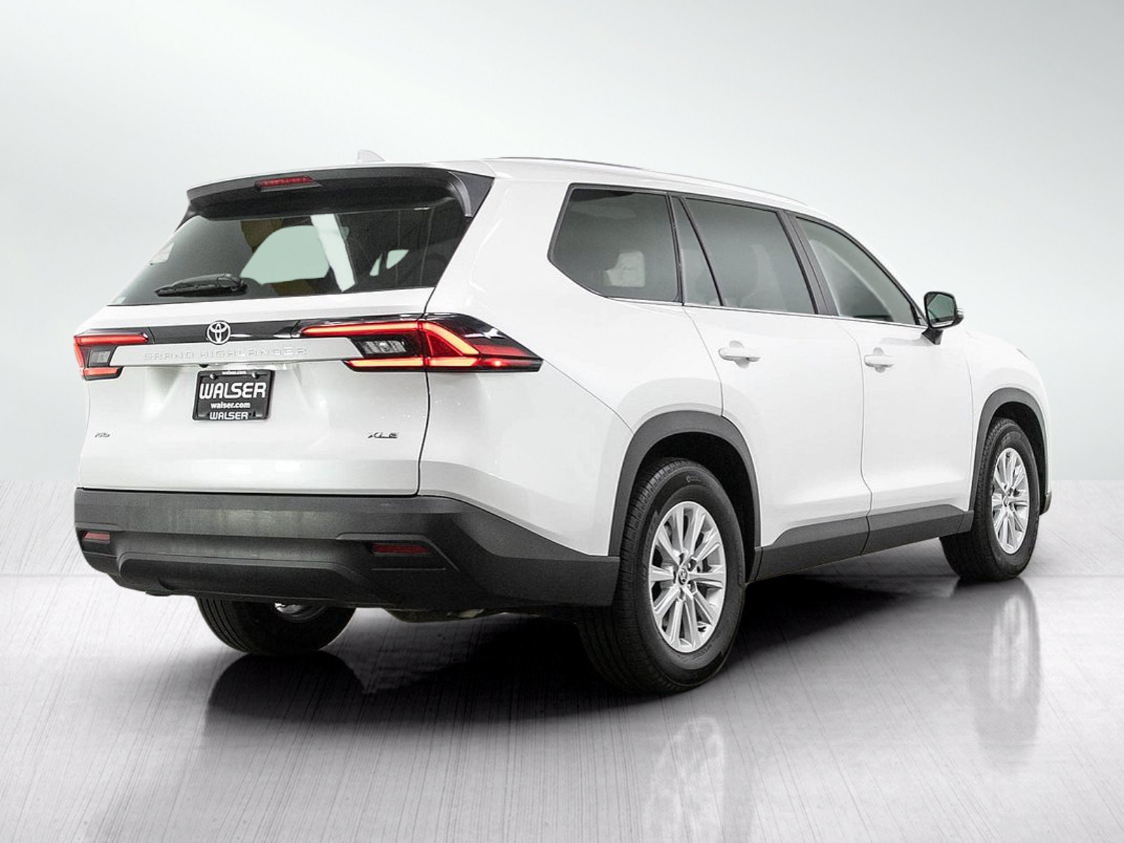 Used 2025 Toyota Grand Highlander AWD image 5