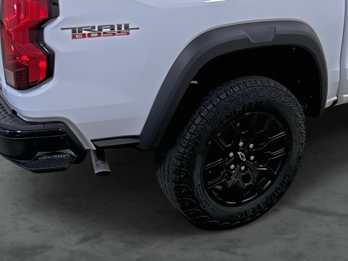 Used 2024 Chevrolet Colorado Trail Boss w/ Advanced Trailering Package AWD/4WD image 12