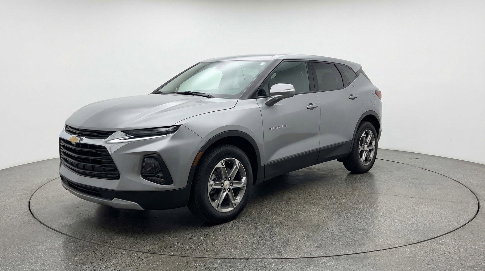 Used 2025 Chevrolet Blazer LT image 3