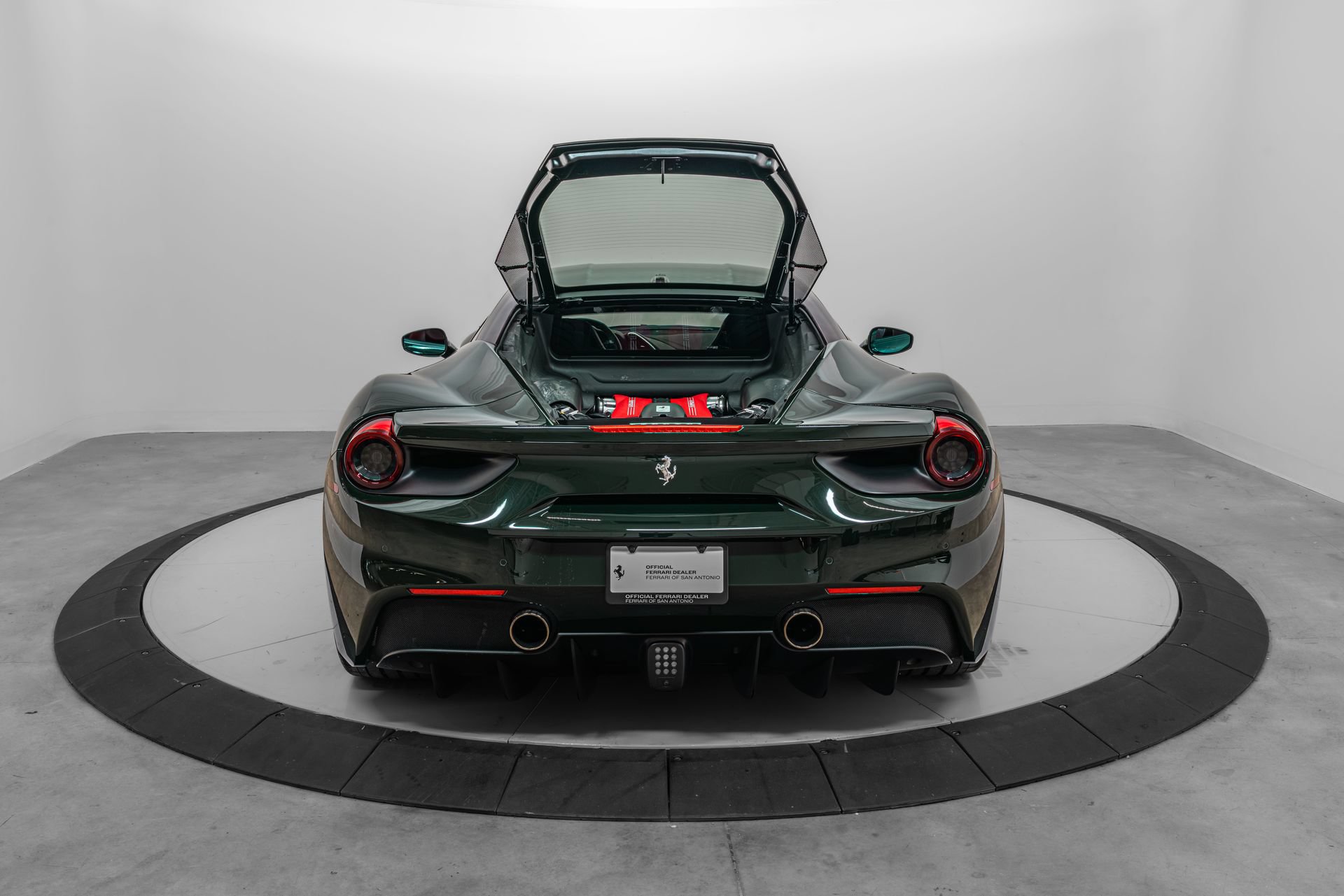 Certified 2018 Ferrari 488 GTB RWD image 22