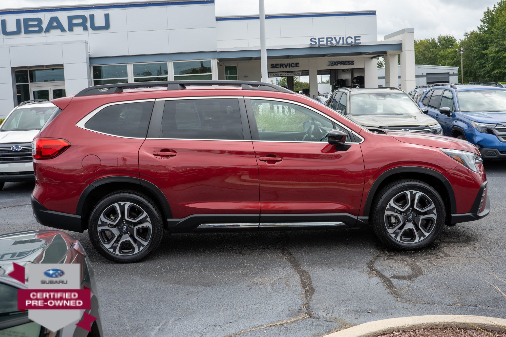 Used 2024 Subaru Ascent Limited AWD/4WD image 2