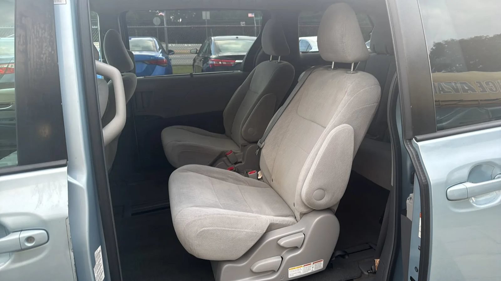 Used 2015 Toyota Sienna LE FWD image 12