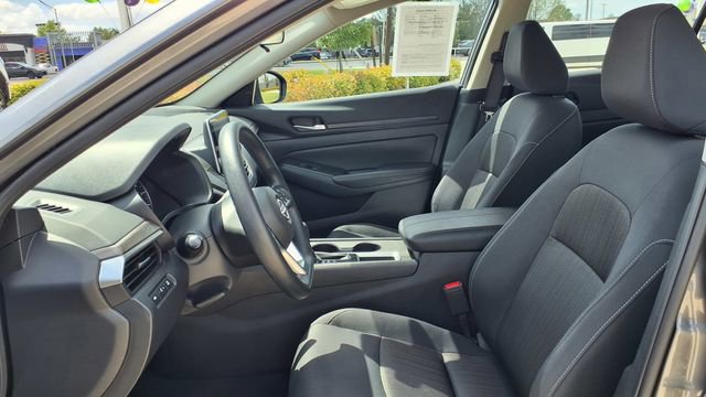 Used 2025 Nissan Altima 2.5 SV image 14