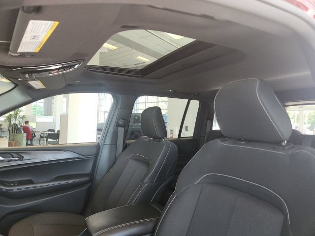 Certified 2024 Jeep Grand Cherokee Laredo X RWD image 29