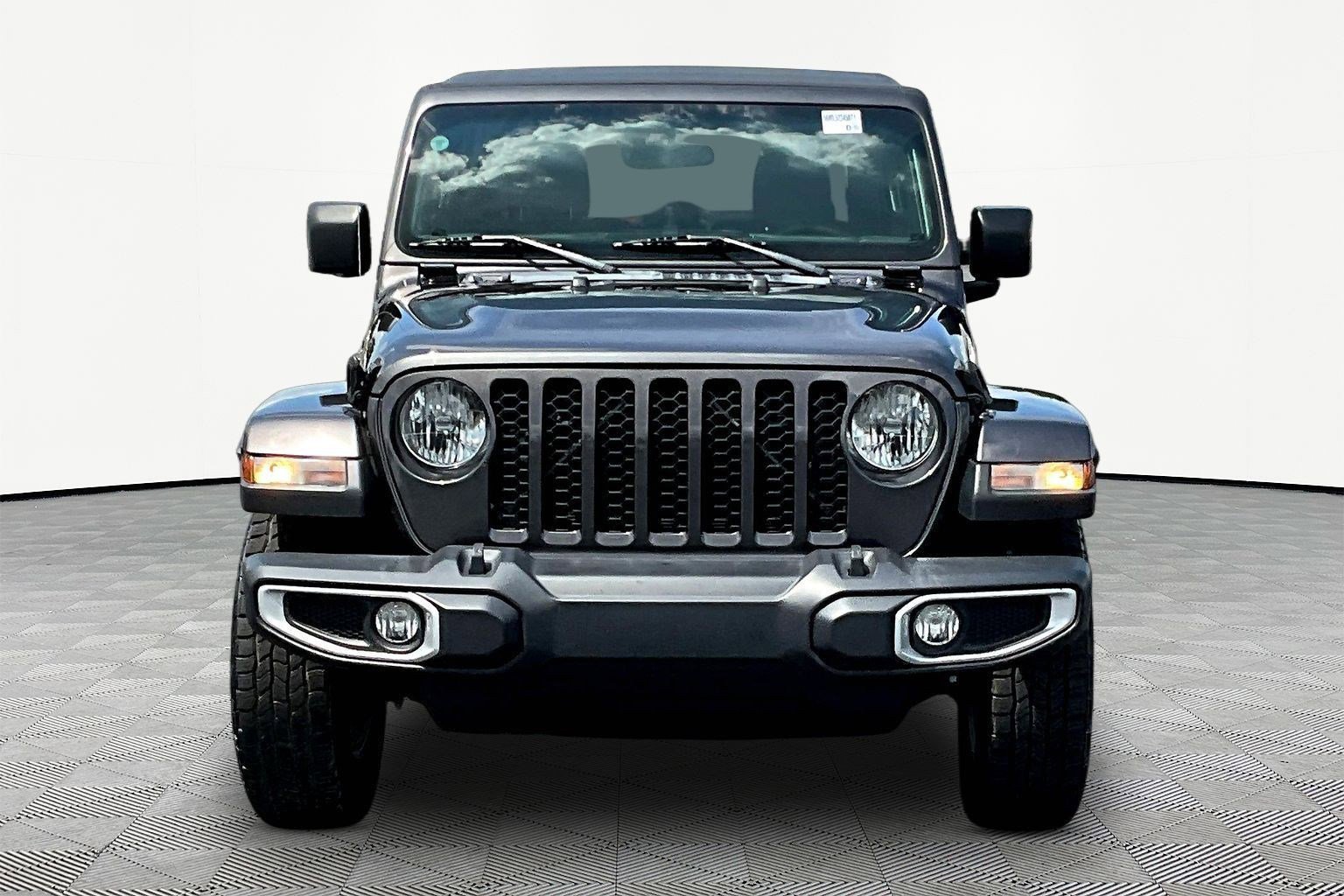 Used 2021 Jeep Gladiator Sport AWD/4WD image 2