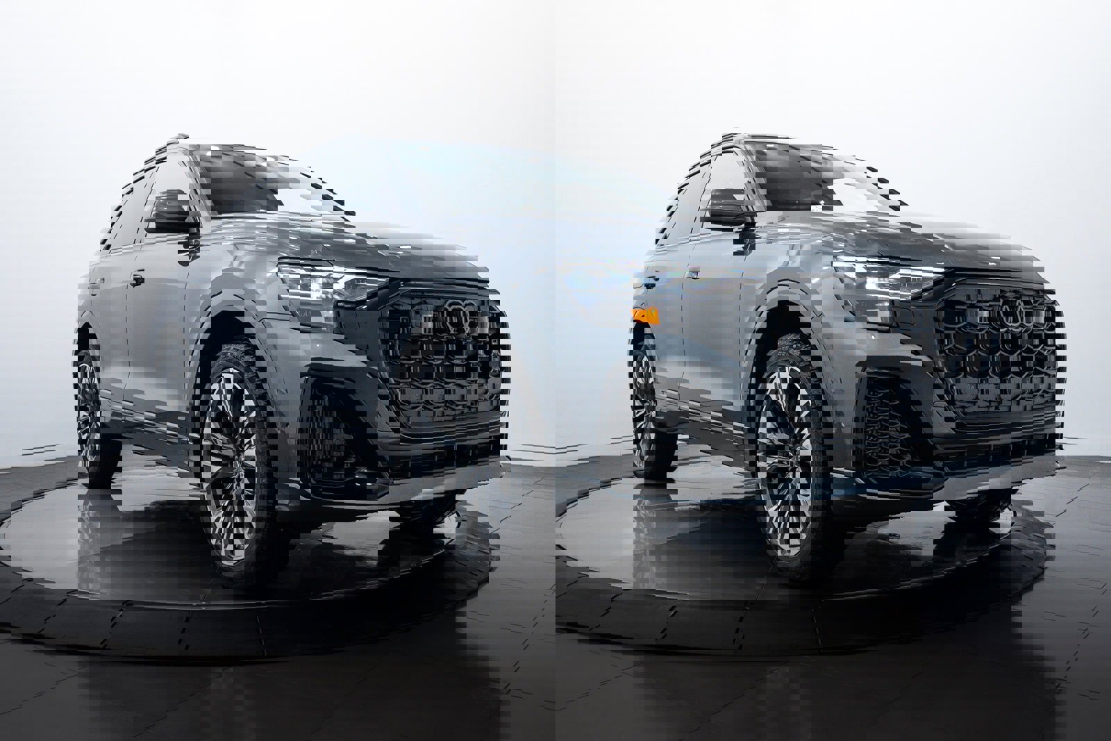 New 2025 Audi Q8 Premium Plus