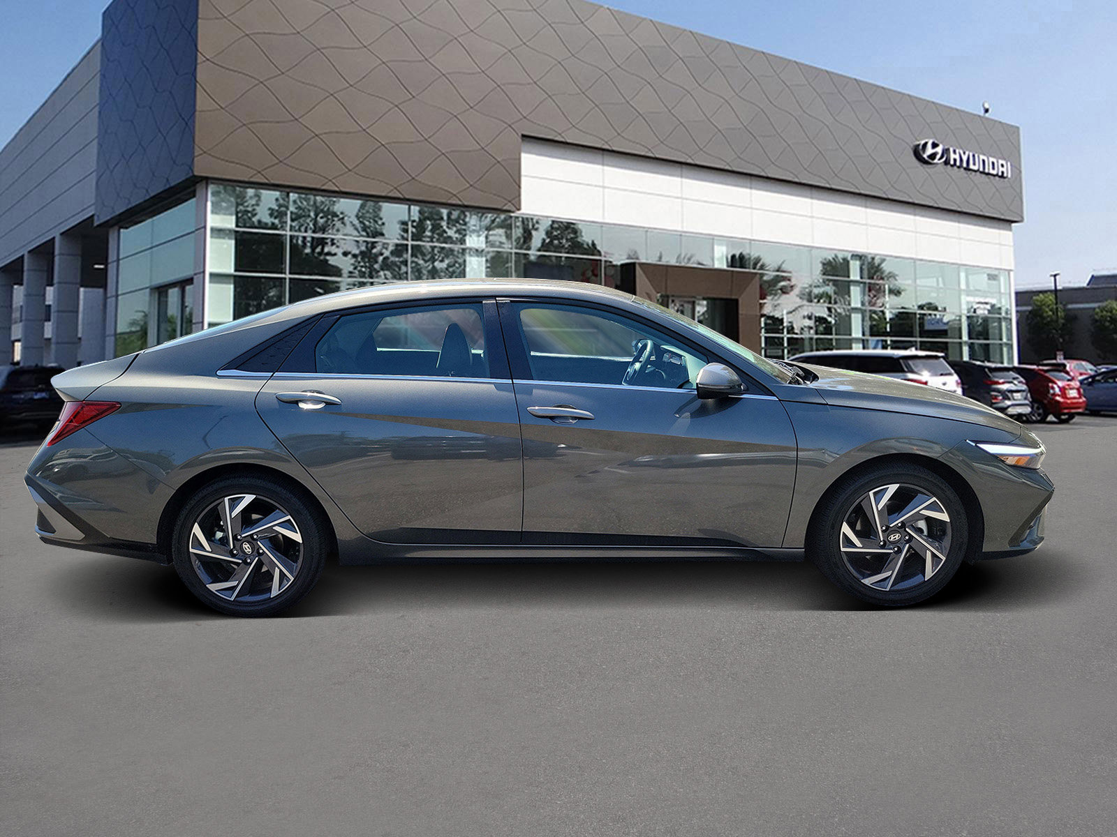 Certified 2025 Hyundai Elantra Limited image 4