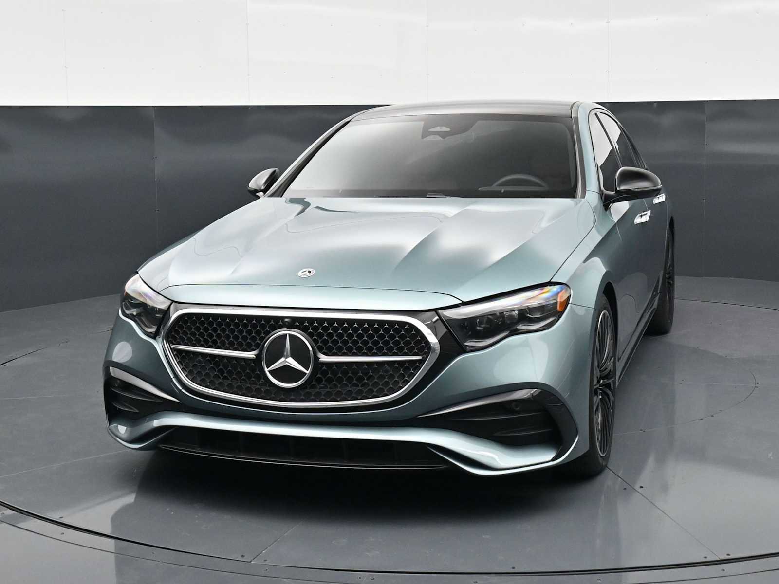 Used 2025 Mercedes-Benz E 450 4MATIC Sedan image 32