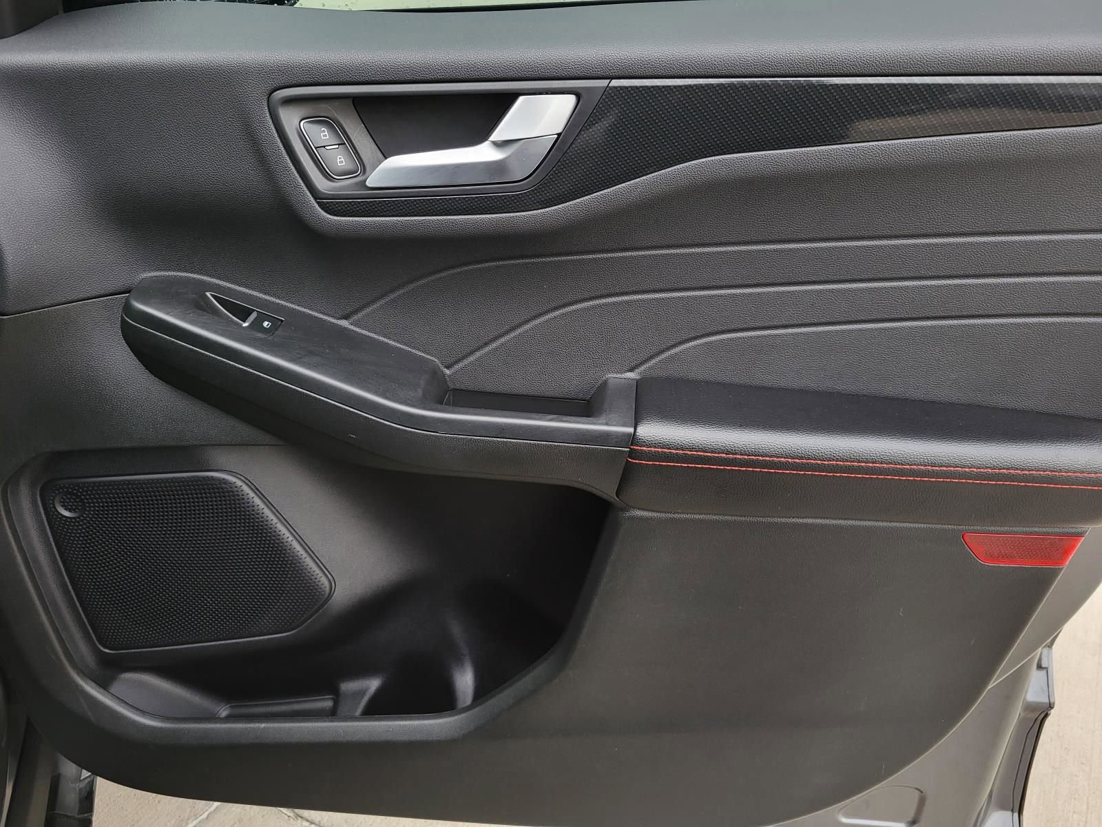 Used 2023 Ford Escape ST-Line w/ Tech Pack #1 image 6