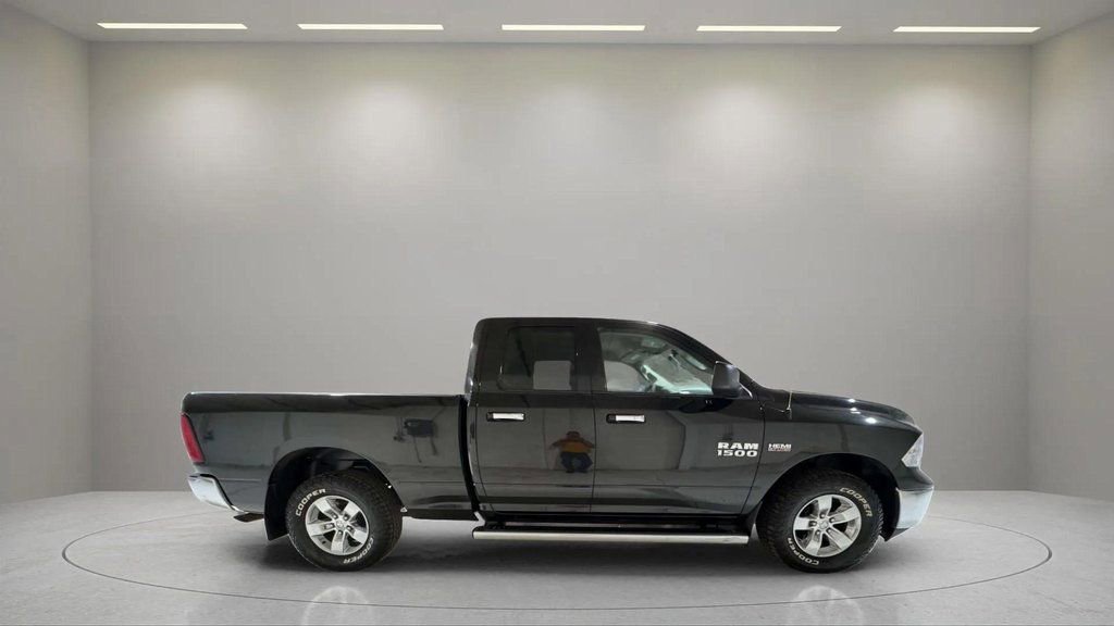 Used 2017 RAM 1500 Classic SLT image 2