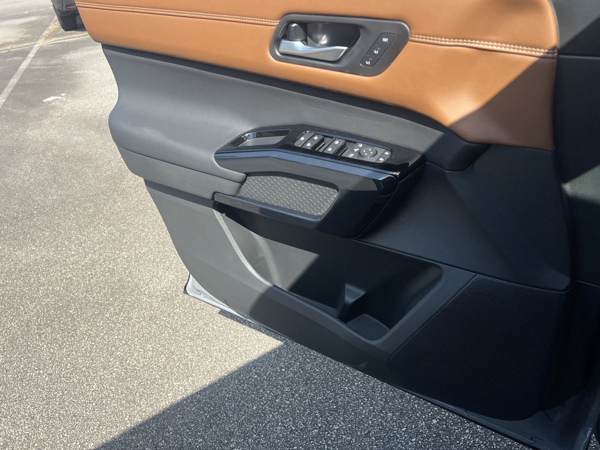 New 2026 Nissan Pathfinder Platinum FWD image 15