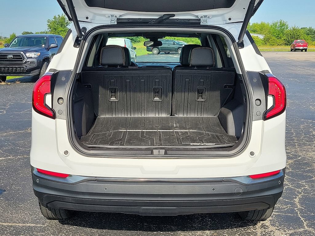 Used 2022 GMC Terrain AT4 w/ Infotainment Package II image 8