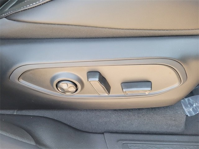 New 2025 Jeep Grand Cherokee L Limited w/ Black Appearance Package image 18