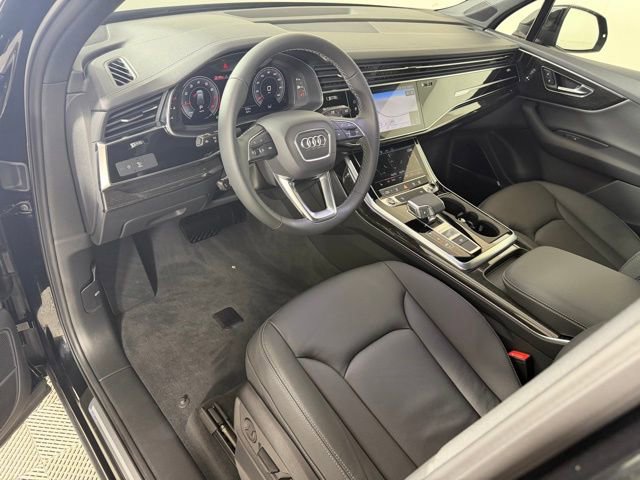 Used 2025 Audi Q7 2.0T Premium w/ Convenience Plus Package AWD/4WD image 10