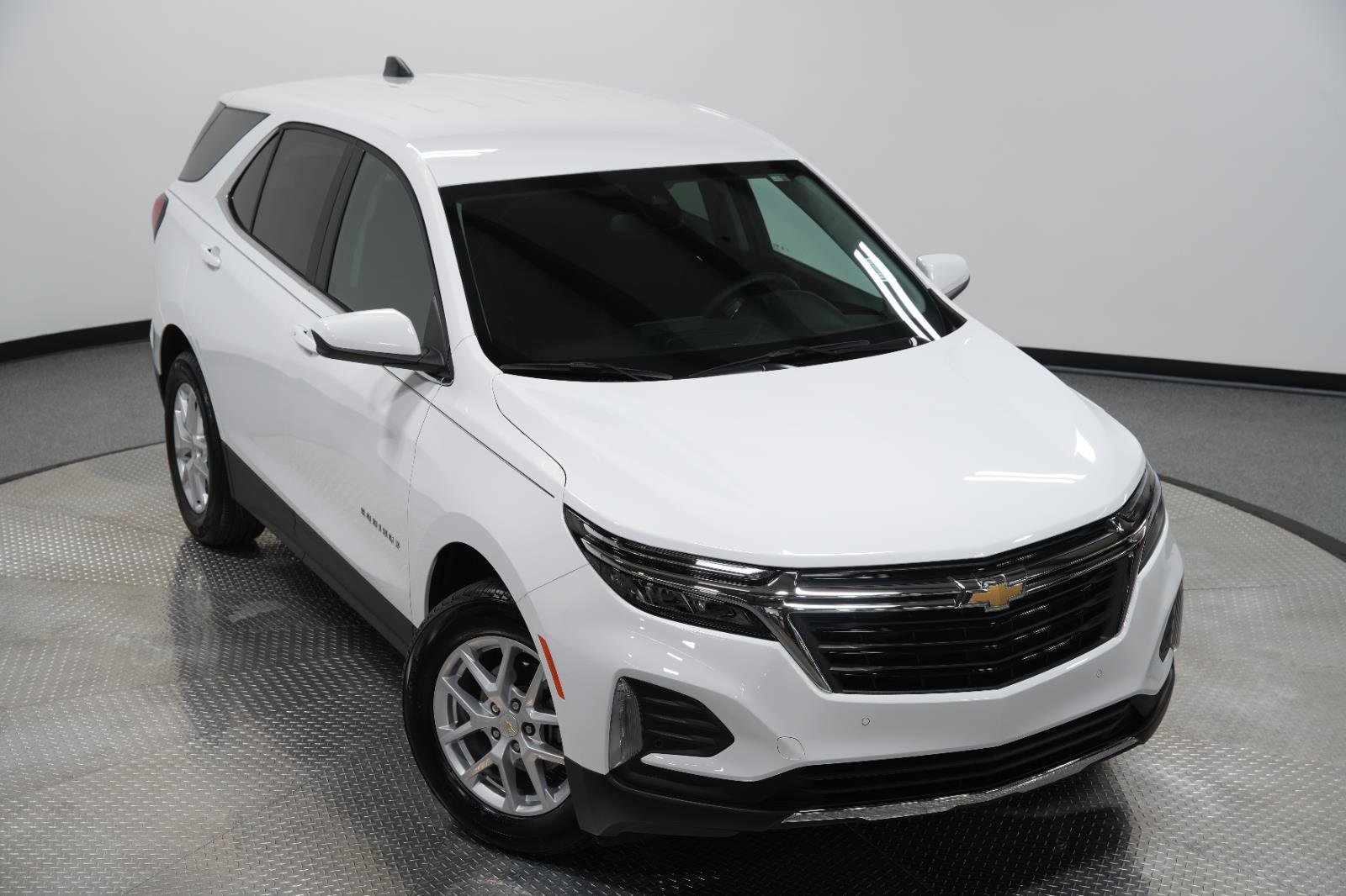 Used 2024 Chevrolet Equinox LT image 38