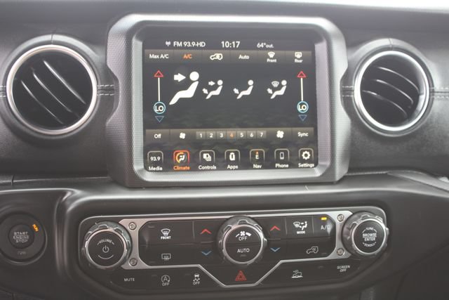 Used 2022 Jeep Wrangler Unlimited Sahara AWD/4WD image 14