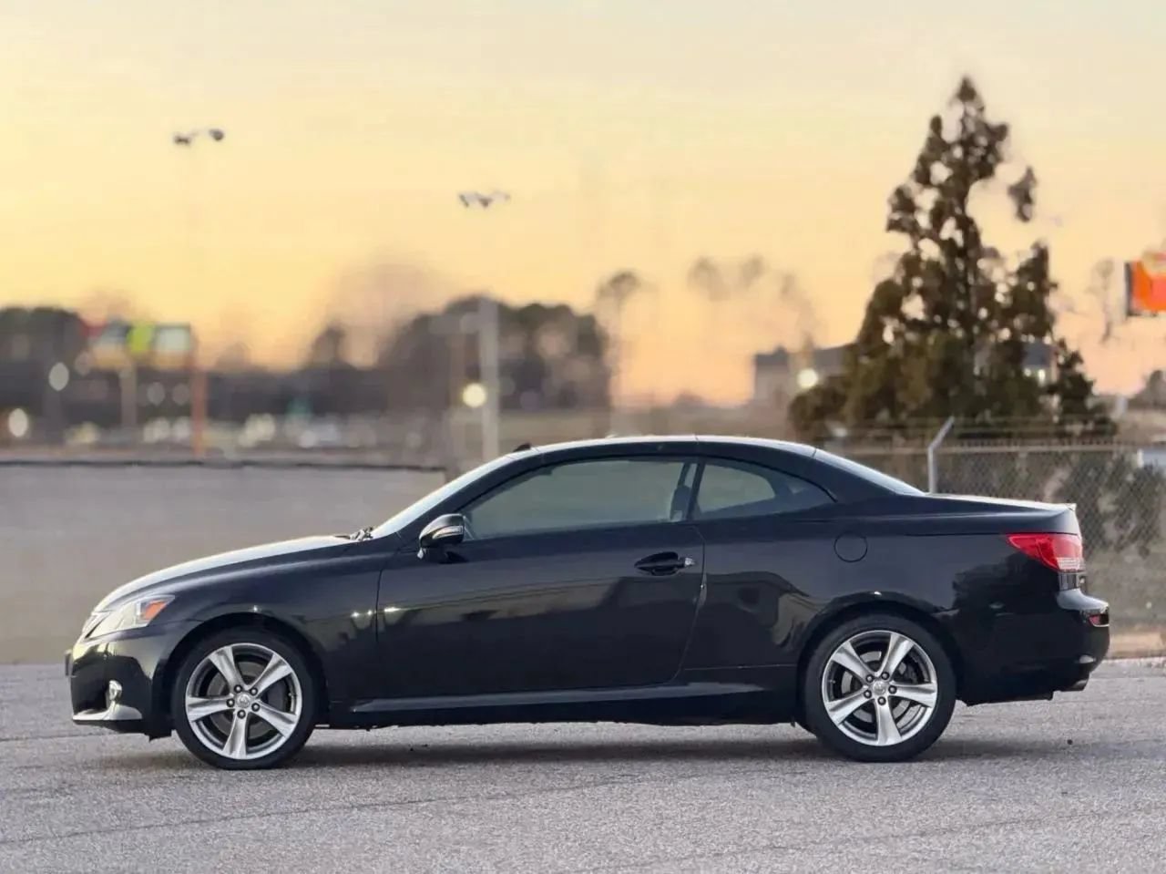 Used 2012 Lexus IS 350C w/ Luxury Pkg RWD image 8